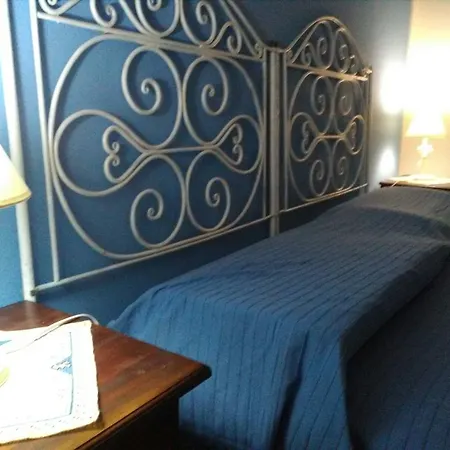 Una Vela In Centro Guest house